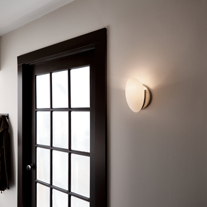 Kichler 6520NI One Light Wall Sconce, Brushed Nickel