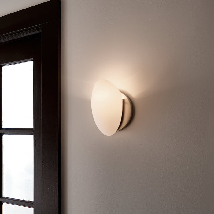 Kichler 6520NI One Light Wall Sconce, Brushed Nickel