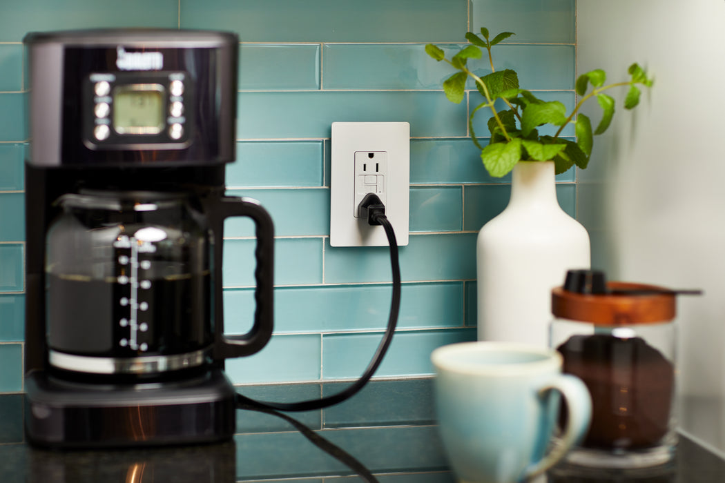 Legrand 1597TRW Spec-GradeTamper-Resistant Self-Test GFCI Receptacle, White