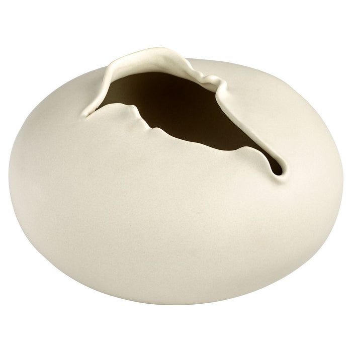 Cyan 11404 Vase, Off White Glaze