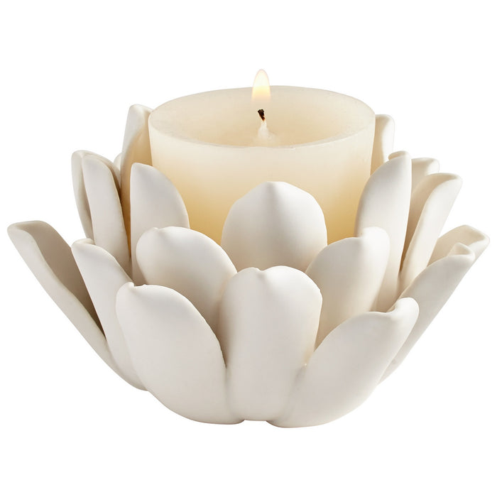 Cyan 06870 Candelabra, Matte White