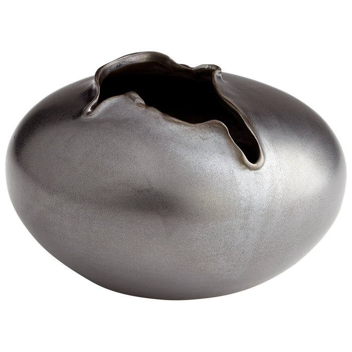 Cyan 06877 Vase, Black Metal