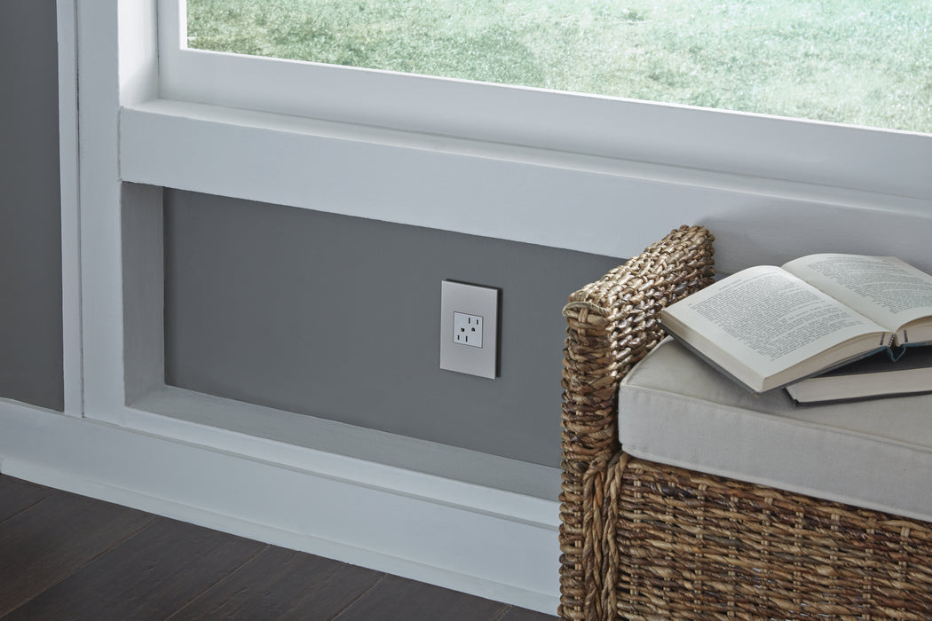 Legrand ARTR152W4 Tamper-Resistant Outlet, White