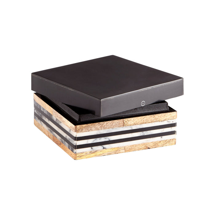 Cyan 10232 Container, Natural And Black