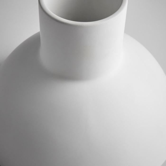 Cyan 10826 Vase, White