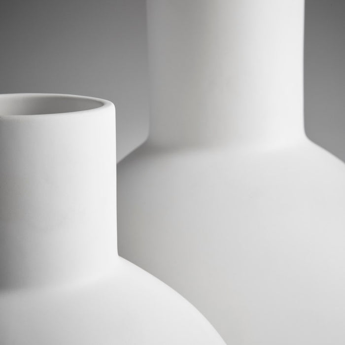 Cyan 10826 Vase, White