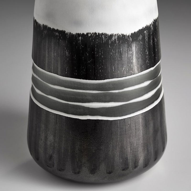 Cyan 10854 Vase, Black And White