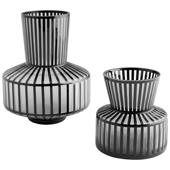 Cyan 10874 Vase, Black