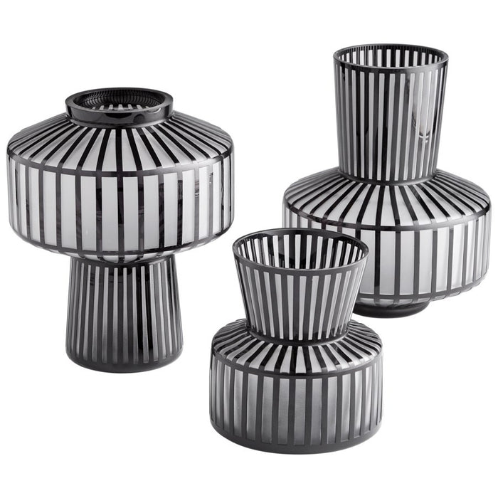 Cyan 10875 Vase, Black