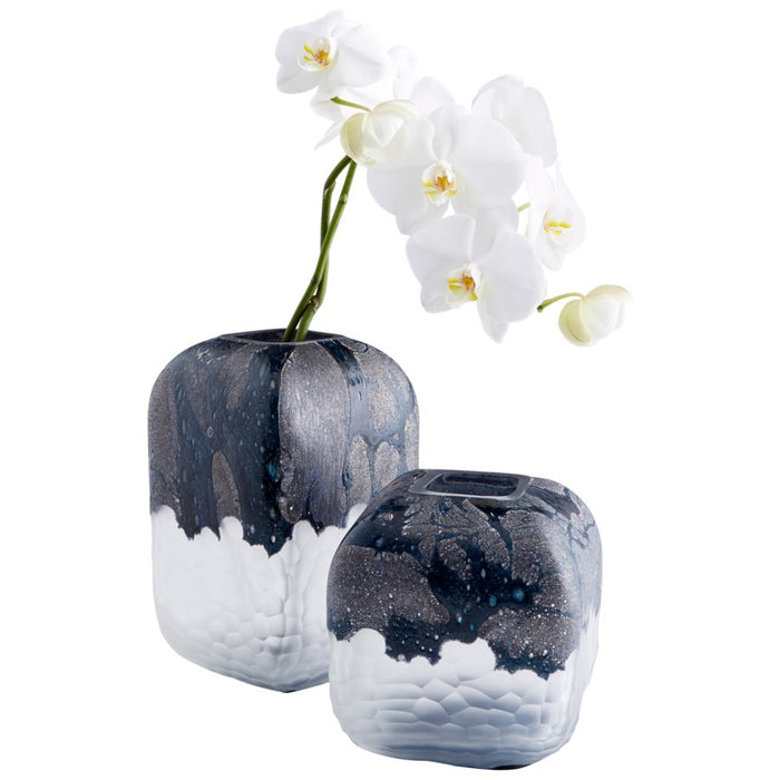 Cyan 10899 Vase, Blue And White
