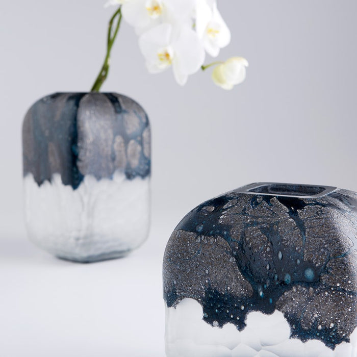Cyan 10900 Vase, Blue And White