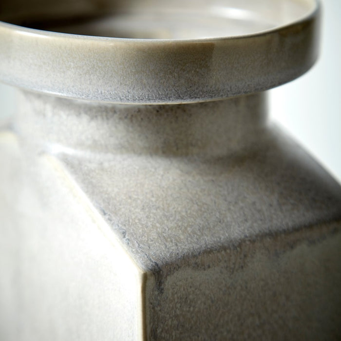 Cyan 10919 Vase, Oyster Silver