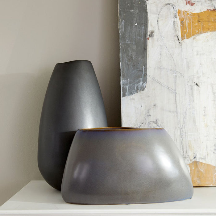 Cyan 10527 Vase, Slate