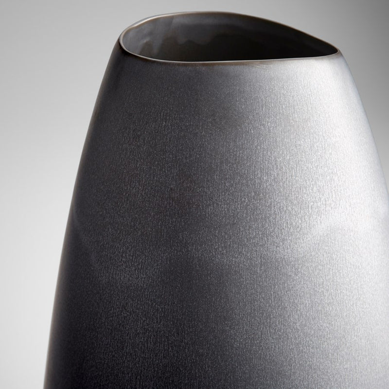 Cyan 10528 Vase, Slate