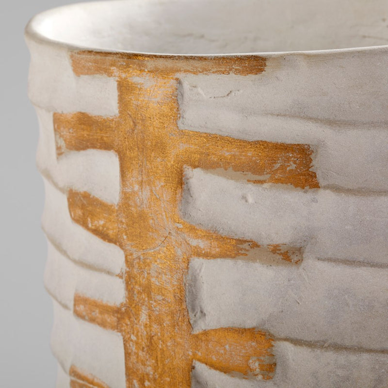 Cyan 10672 Vase, White And Gold