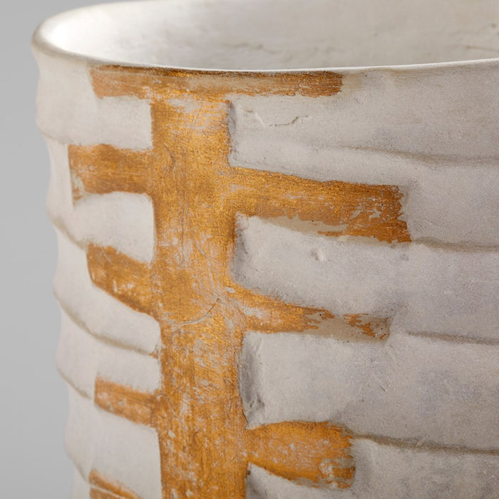 Cyan 10672 Vase, White And Gold
