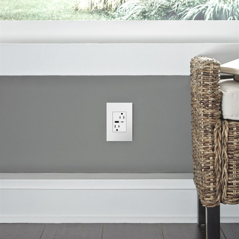 Legrand ARTRUSB156ACW4 Tamper-Resistant Ultra-Fast USB Type-A/C Outlet, White