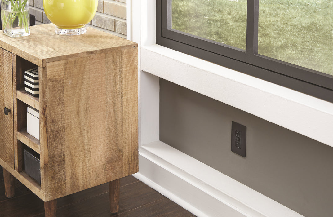 Legrand TM826USBGCCV4 Tamper-Resistant USB Outlet, Graphite