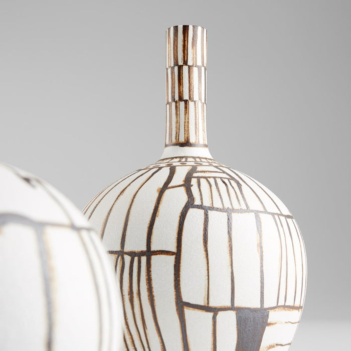 Cyan 10799 Vase, Ebony And White