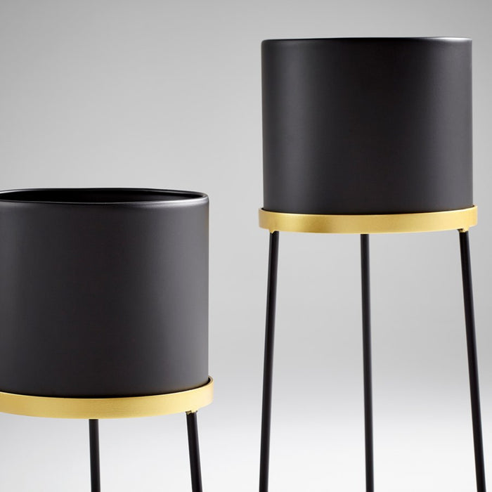 Cyan 11038 Stand, Gold And Black