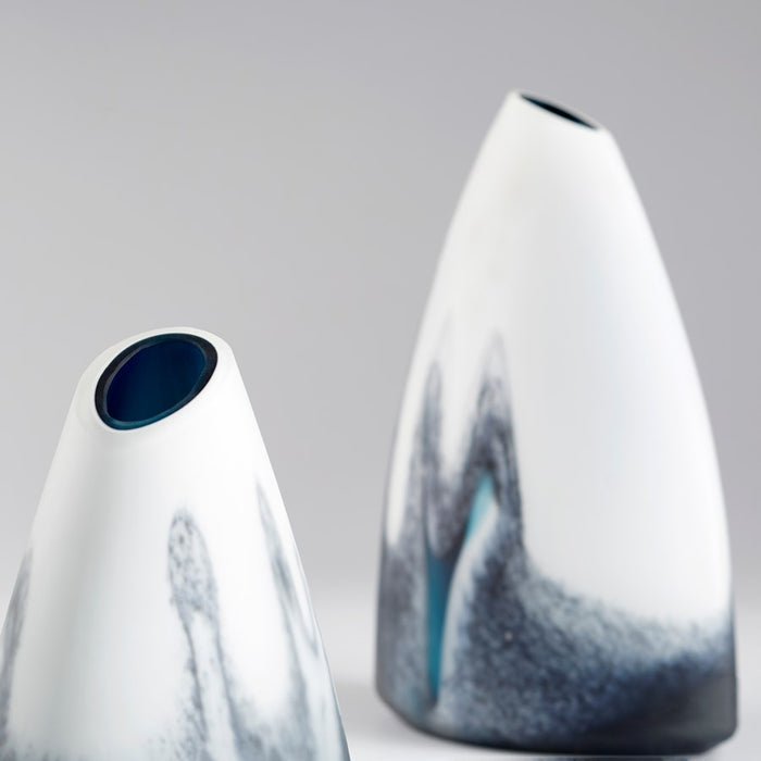 Cyan 11079 Vase, Blue And White