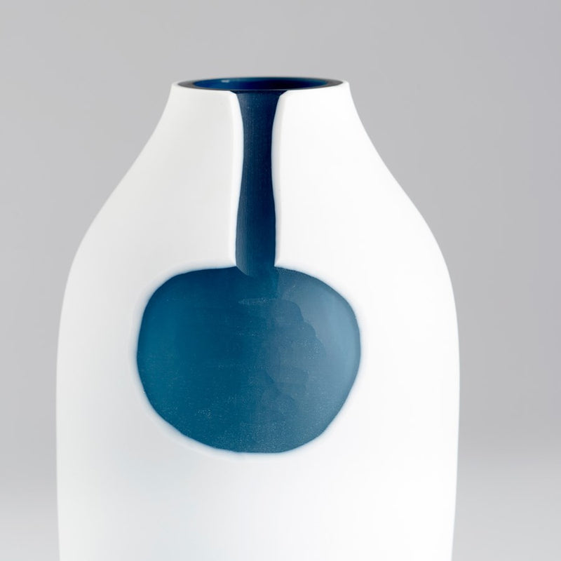 Cyan 11109 Vase, Blue And White