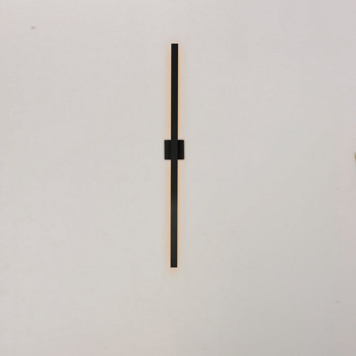 ET2 E41344-BK LED Outdoor Wall Sconce, Black