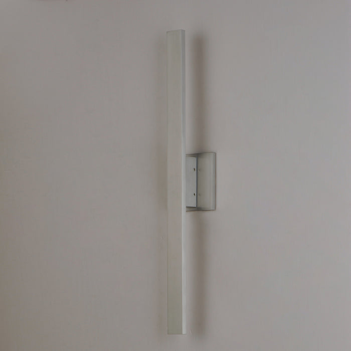 ET2 E41343-SA LED Outdoor Wall Sconce, Satin Aluminum