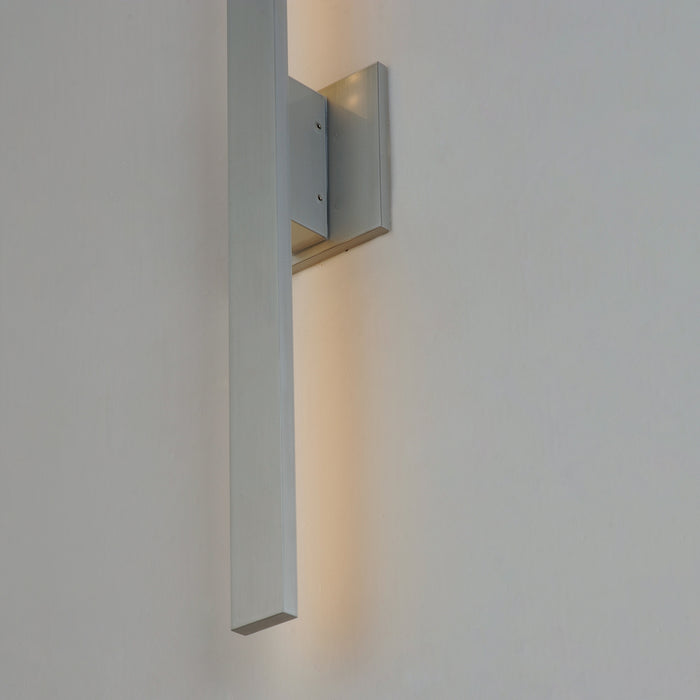 ET2 E41343-SA LED Outdoor Wall Sconce, Satin Aluminum