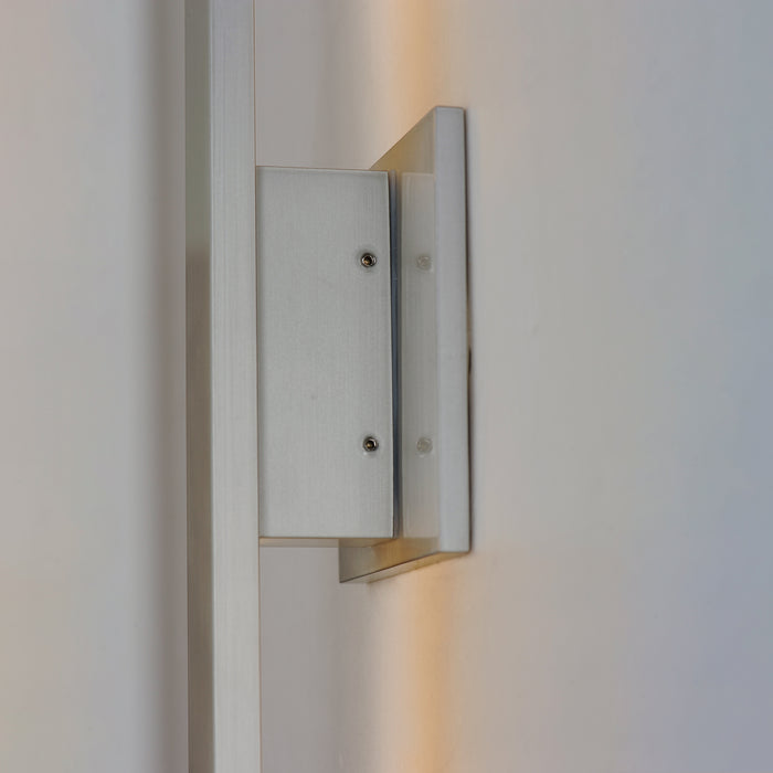 ET2 E41343-SA LED Outdoor Wall Sconce, Satin Aluminum