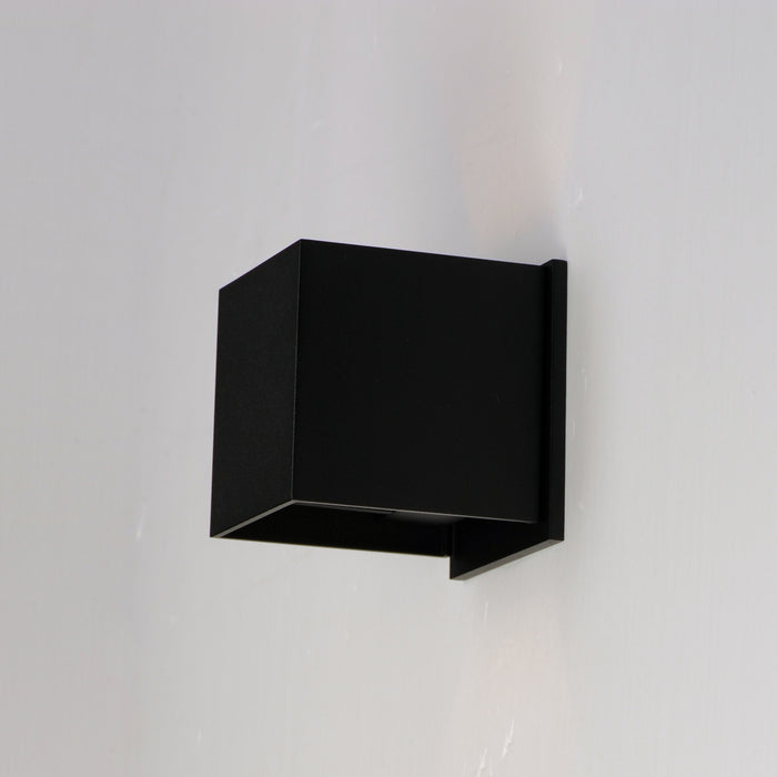 ET2 E41308-BK LED Outdoor Wall Sconce, Black