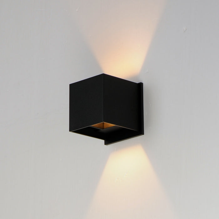ET2 E41308-BK LED Outdoor Wall Sconce, Black
