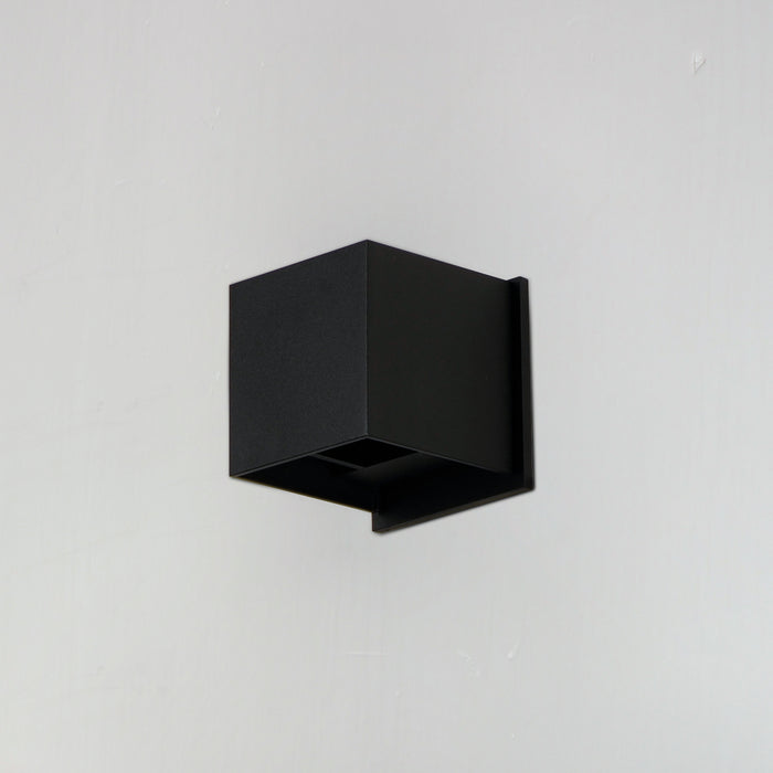ET2 E41308-BK LED Outdoor Wall Sconce, Black