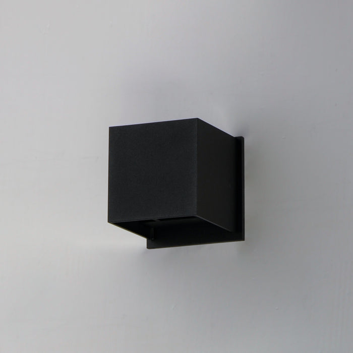 ET2 E41308-BK LED Outdoor Wall Sconce, Black