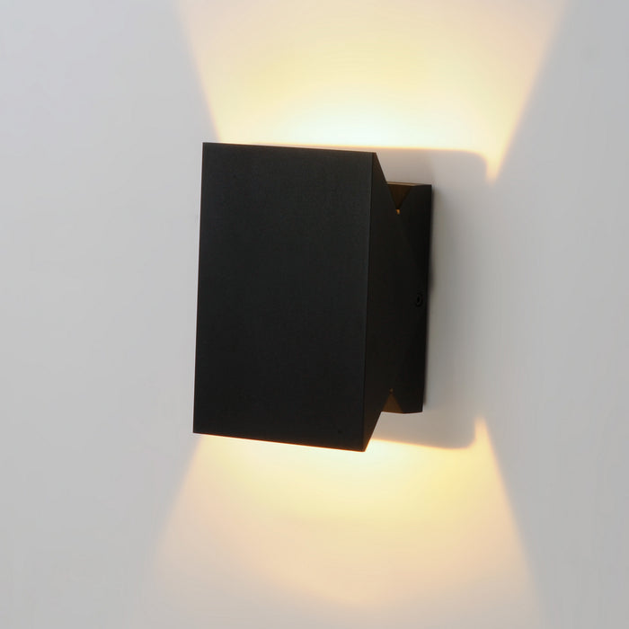 ET2 E41333-BK LED Outdoor Wall Sconce, Black