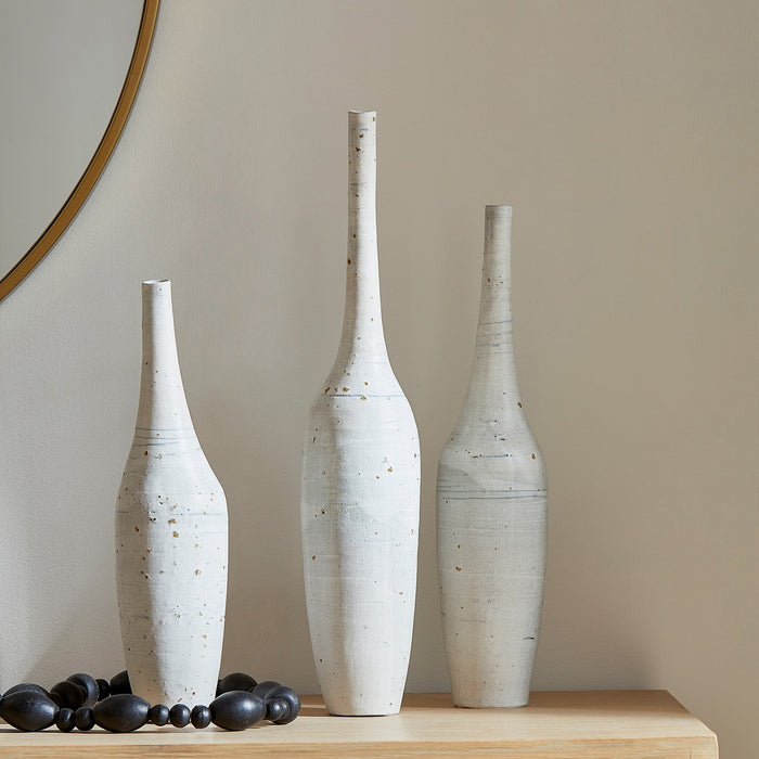 Cyan 11408 Vase, Off-White