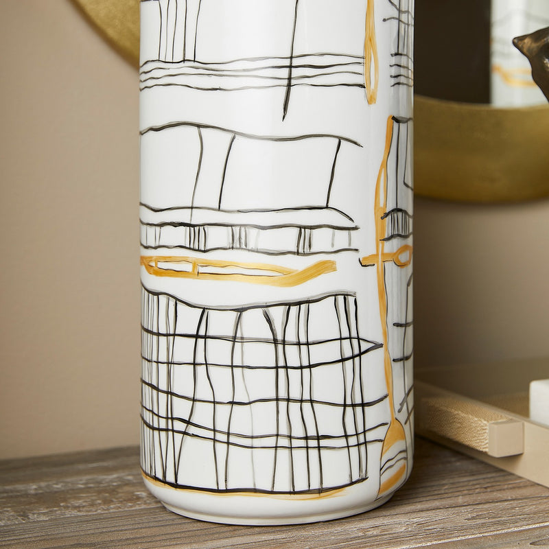 Cyan 11430 Vase, Black And White