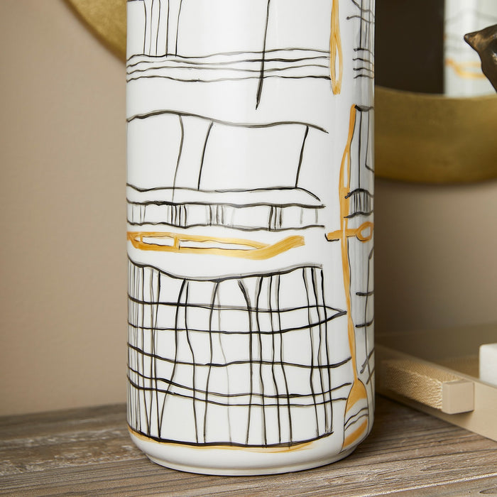 Cyan 11430 Vase, Black And White
