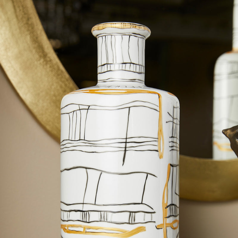 Cyan 11430 Vase, Black And White