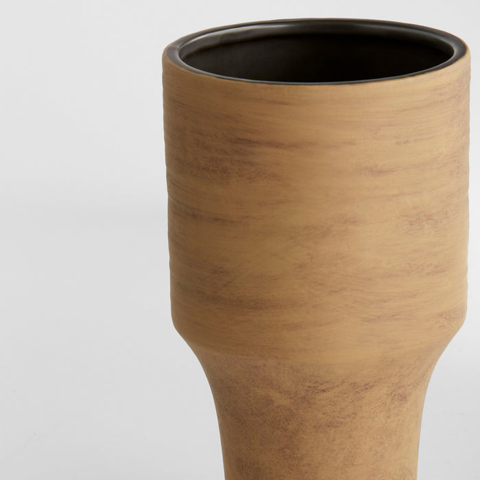 Cyan 11470 Vase, Brown