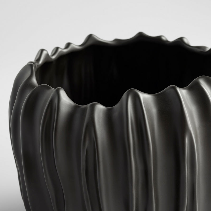 Cyan 11476 Vase, Black