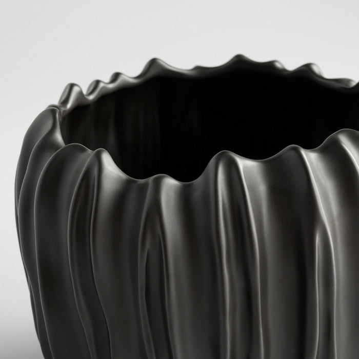 Cyan 11476 Vase, Black