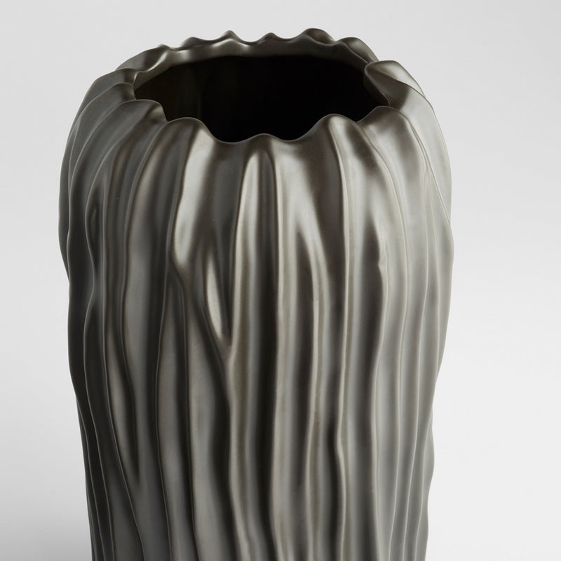 Cyan 11477 Vase, Black