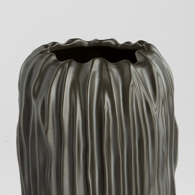 Cyan 11477 Vase, Black