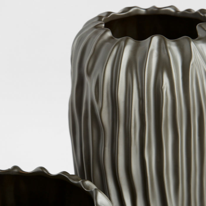 Cyan 11477 Vase, Black