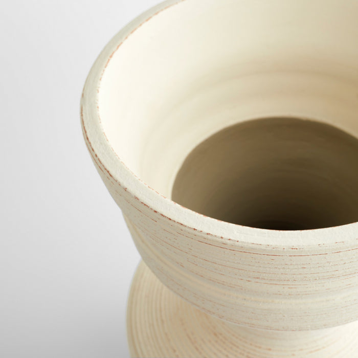 Cyan 11559 Vase, Latte White